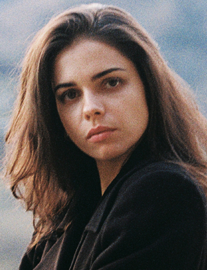 Almina Flores